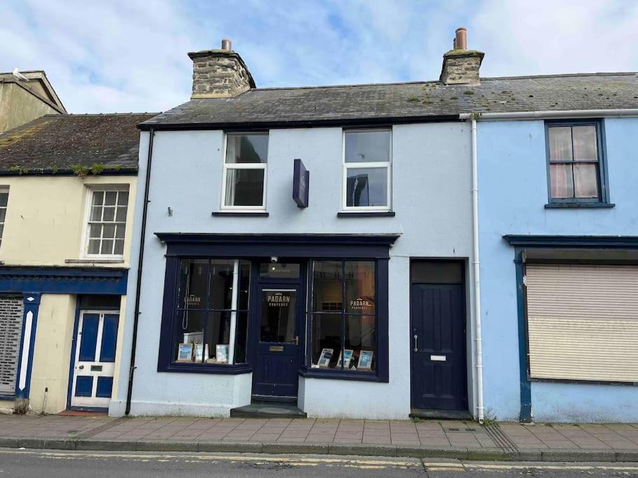 Modern 2 Bedroom Flat In Town Centre Aberystwyth Exterior foto